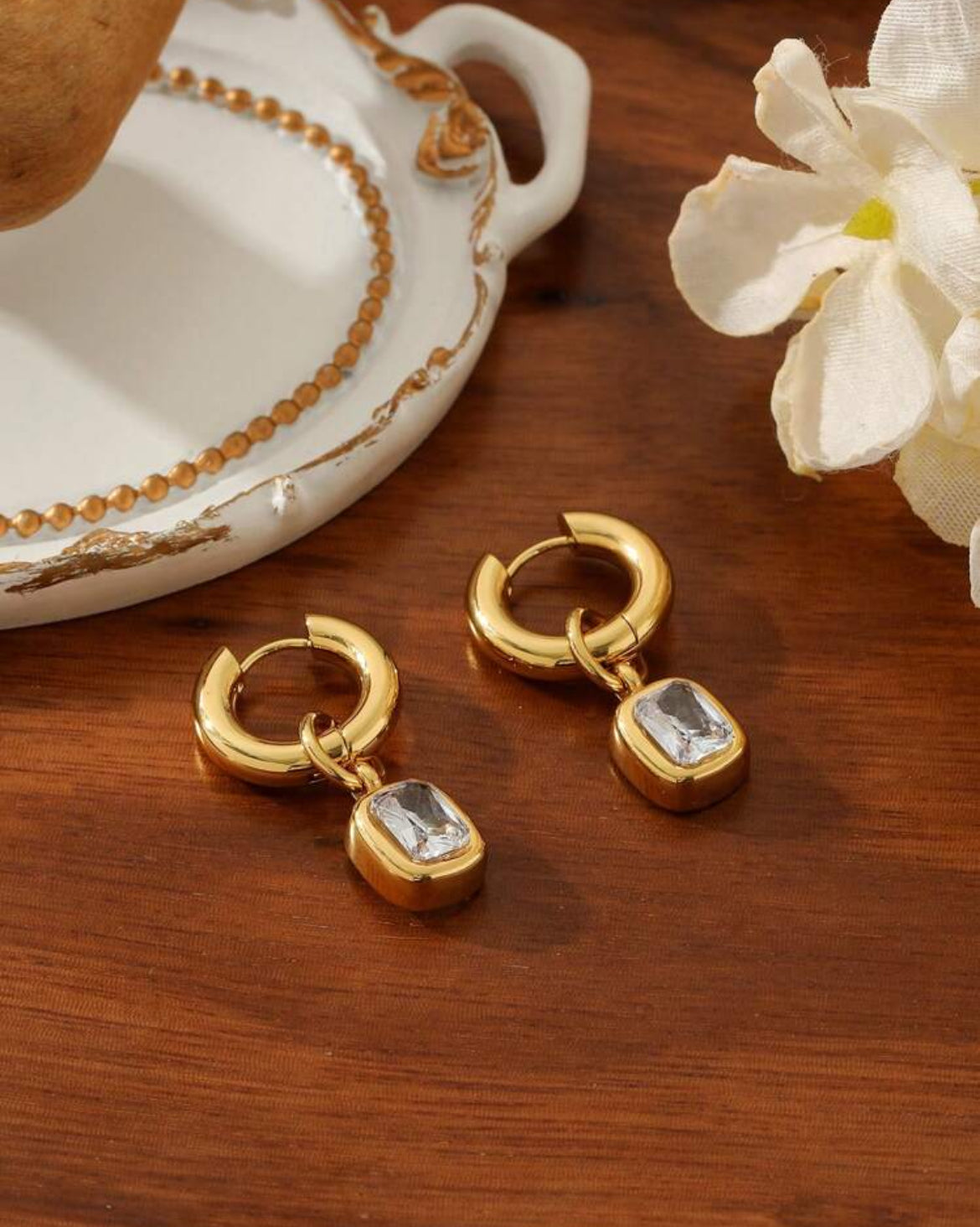 Dana Elgant 18k gold plated earrings