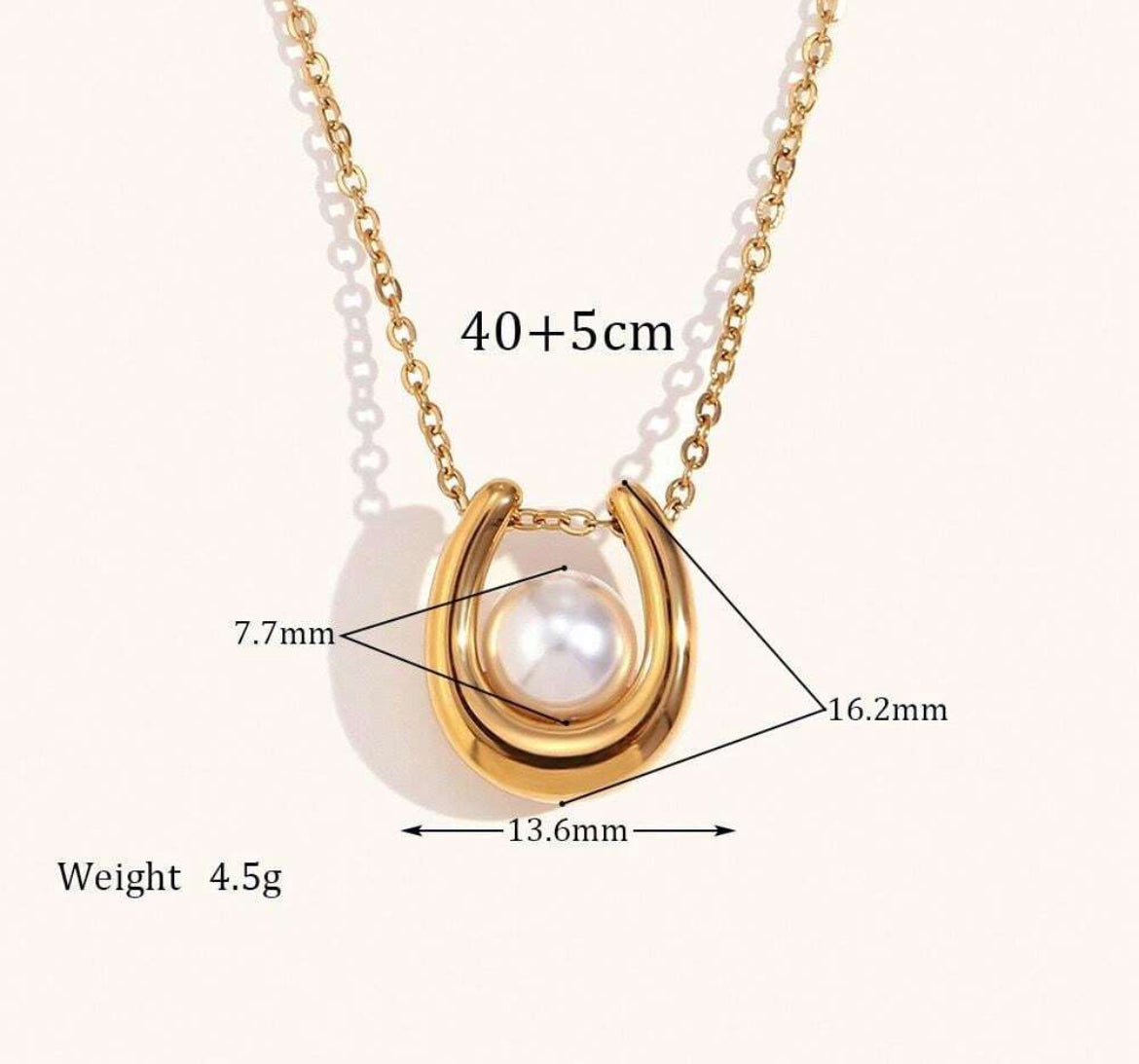 Elegant pearl necklace