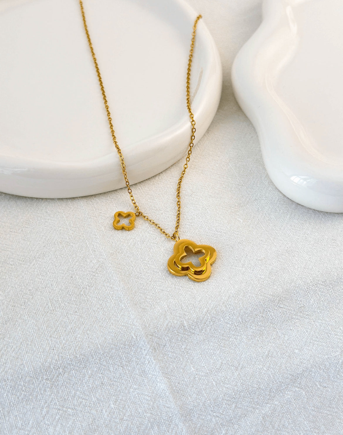 Anne Clover charm necklace