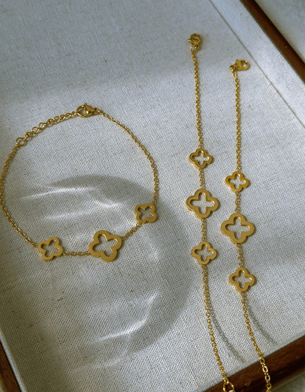 Four Seasons clover bracelet