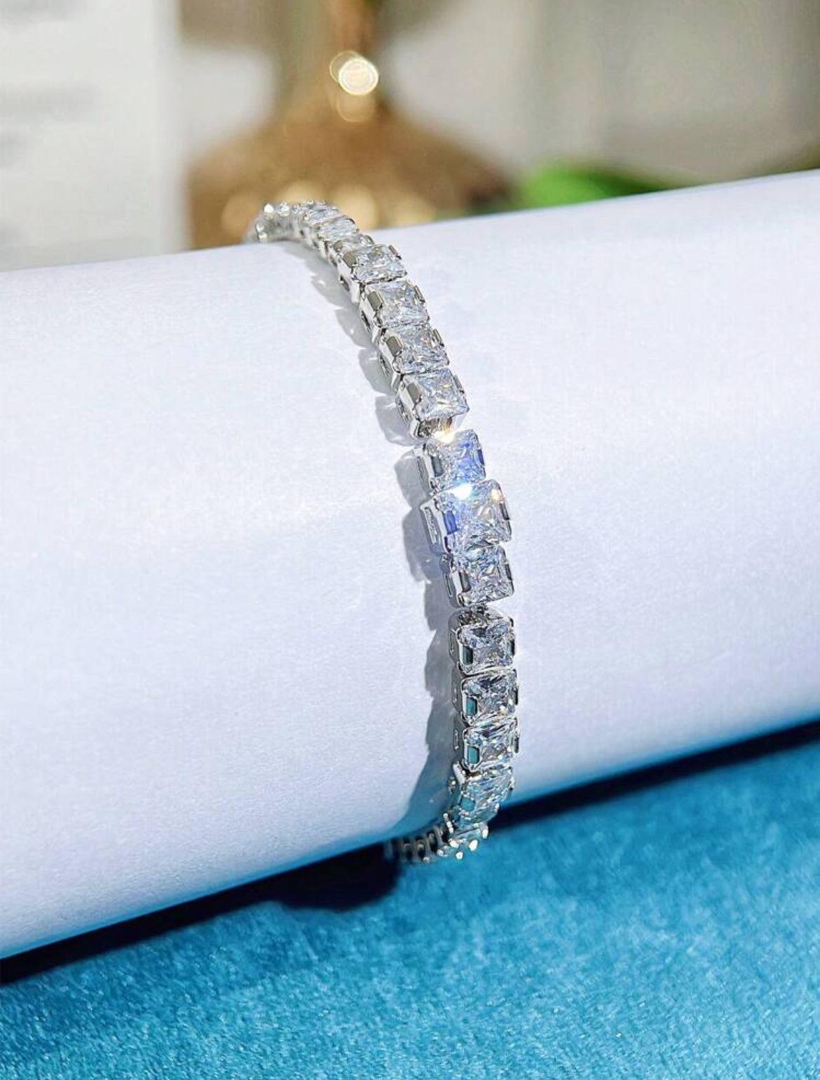 Elegant white gold Luxury bracelets