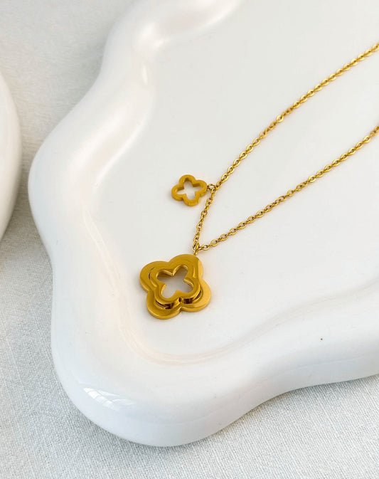 Anne Clover charm necklace