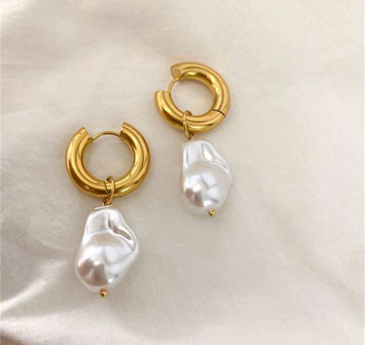 Felicity Pearl Earrings
