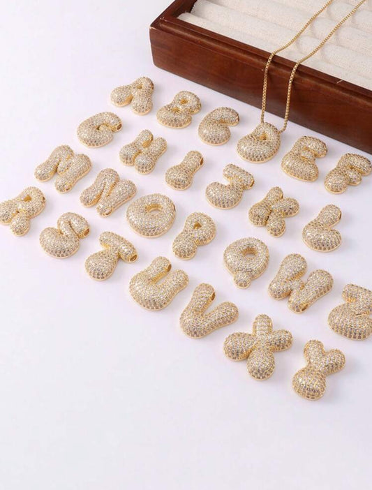 Plump 3D initial necklace