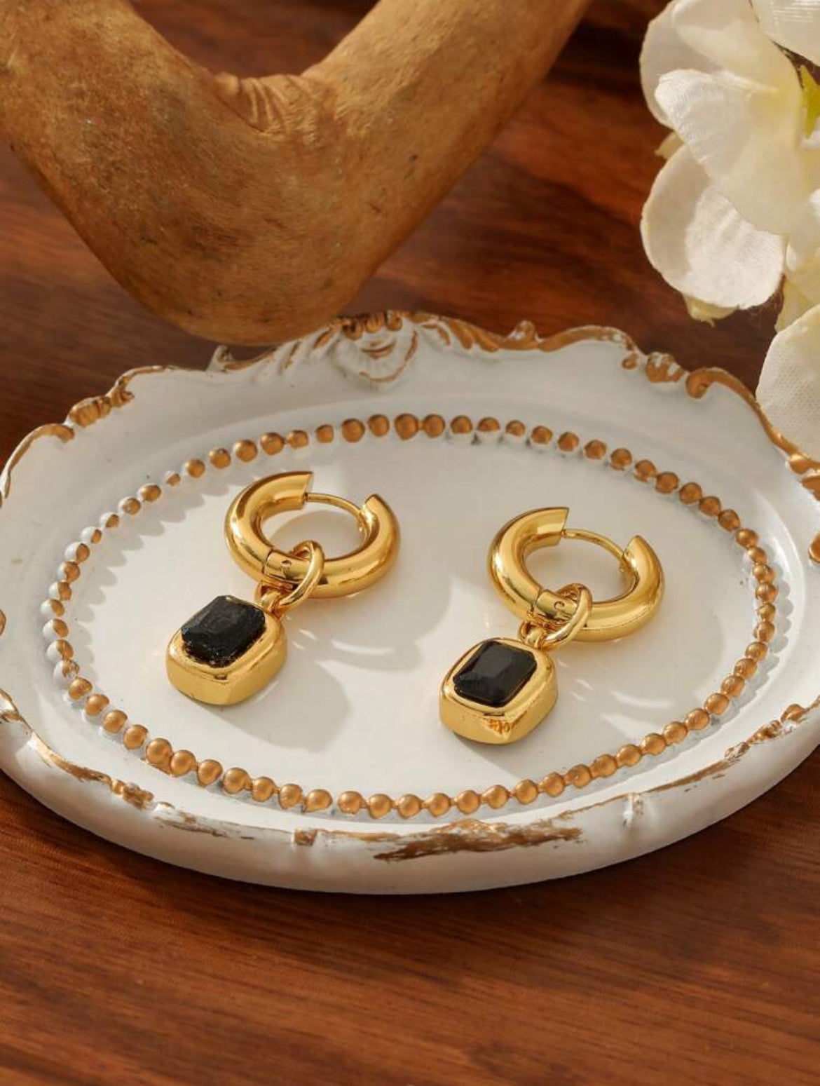 Dana Elgant 18k gold plated earrings