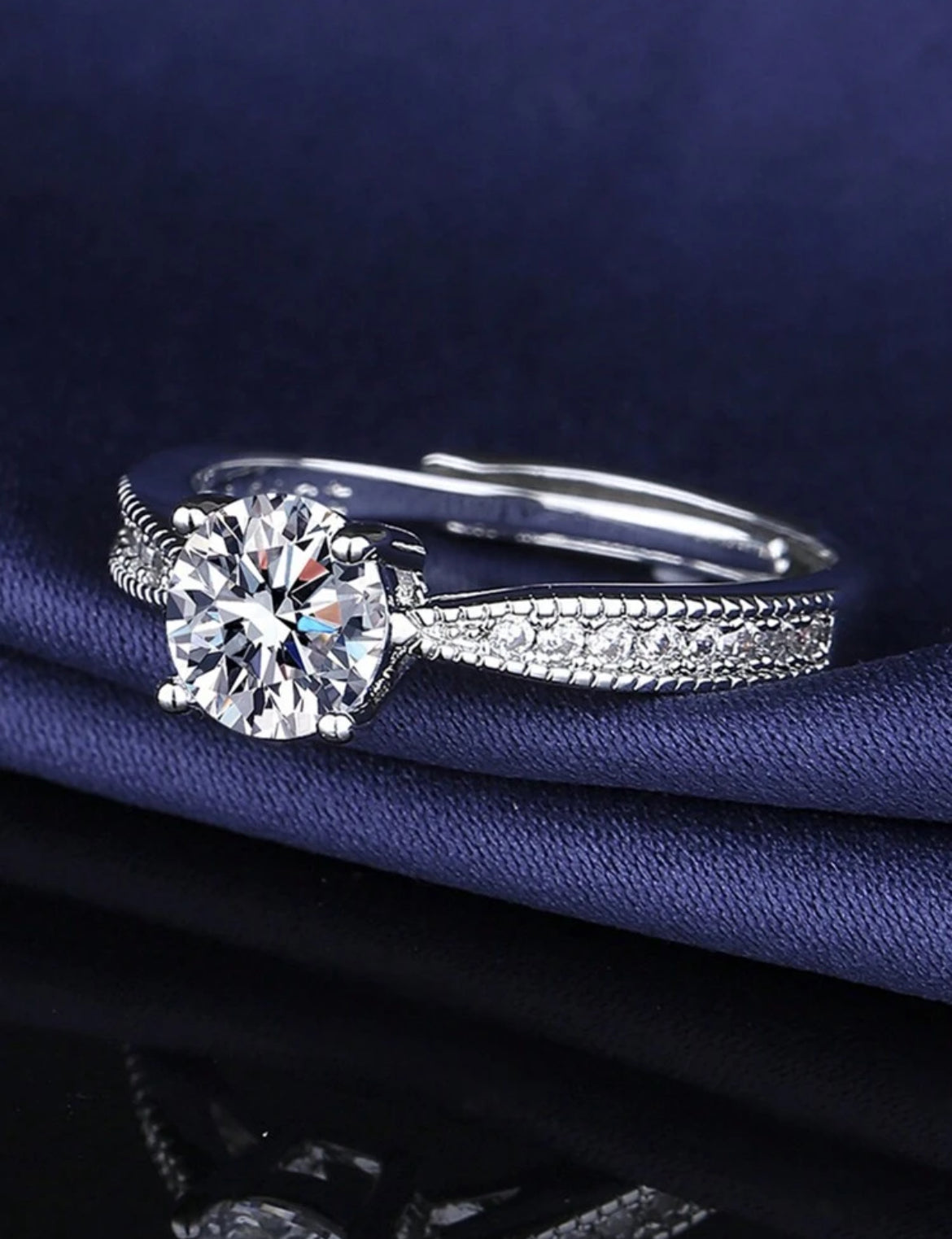 Lola Diamond Ring