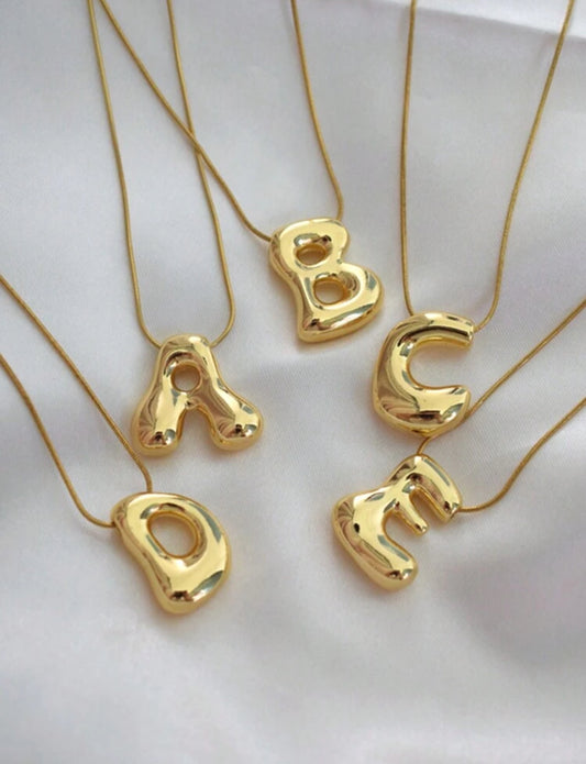 Glossy initial pendant necklace