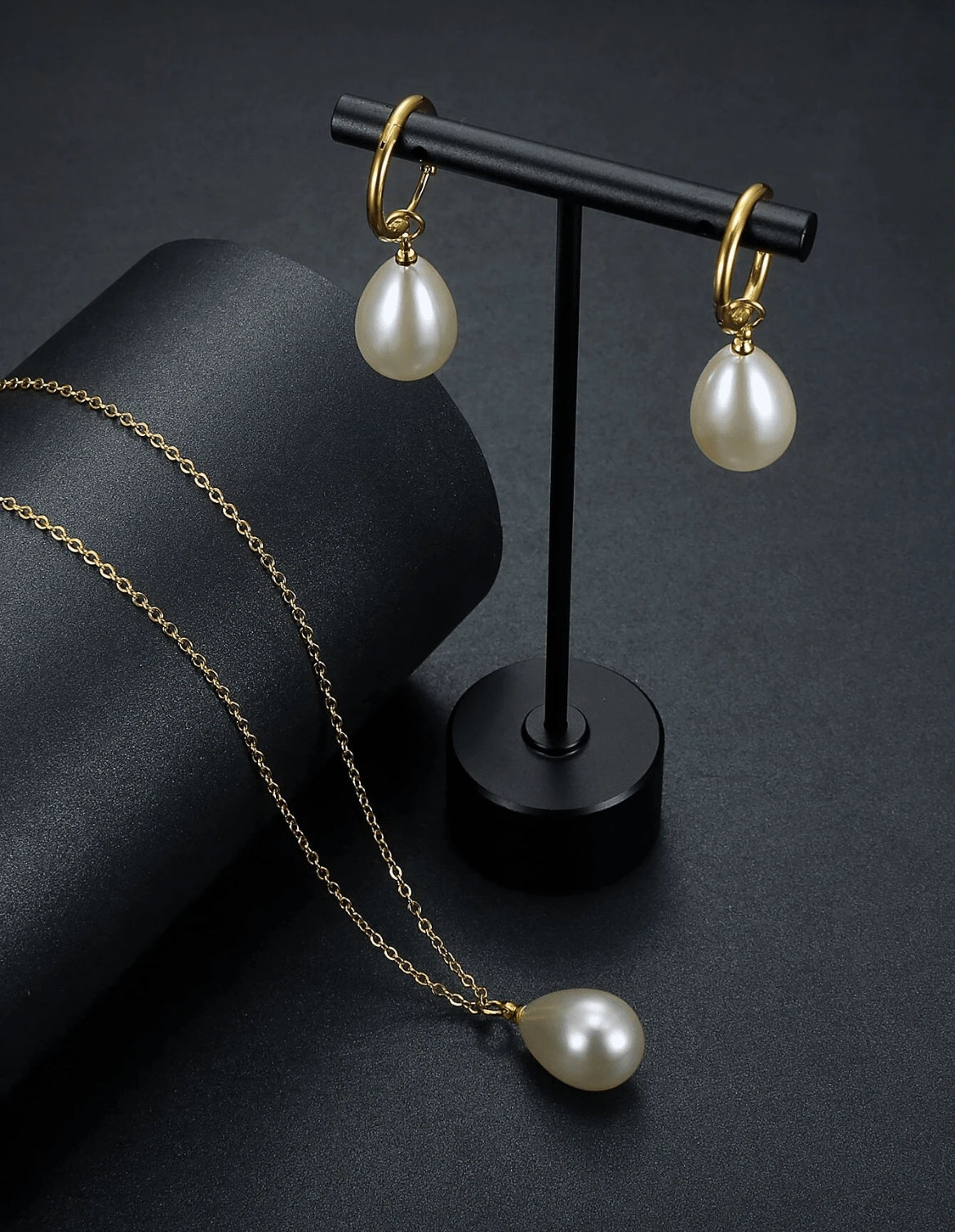 Pearlora 18K gold plated necklace and earrings set