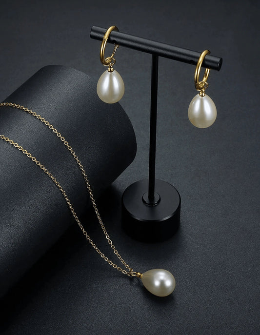 Pearlora 18K gold plated necklace and earrings set