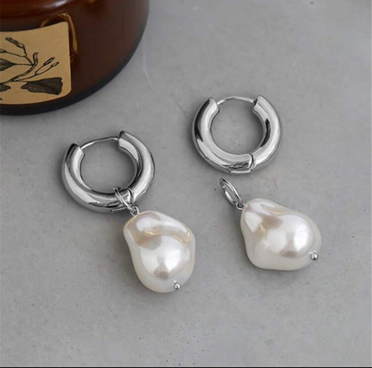 Felicity Pearl Earrings