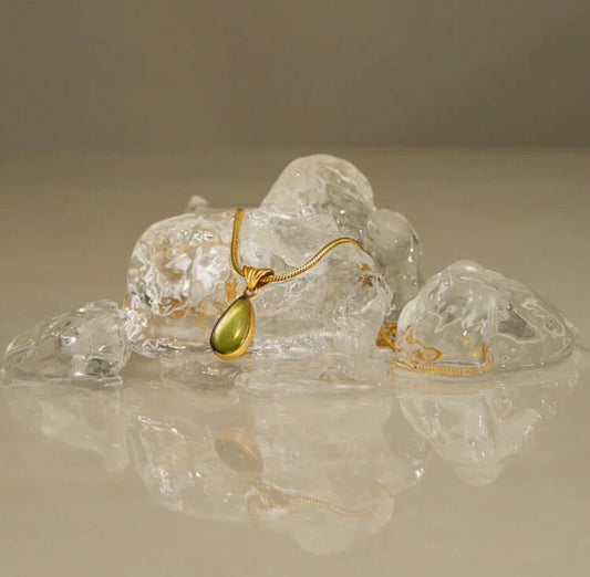 Waterdrop Essence Necklace