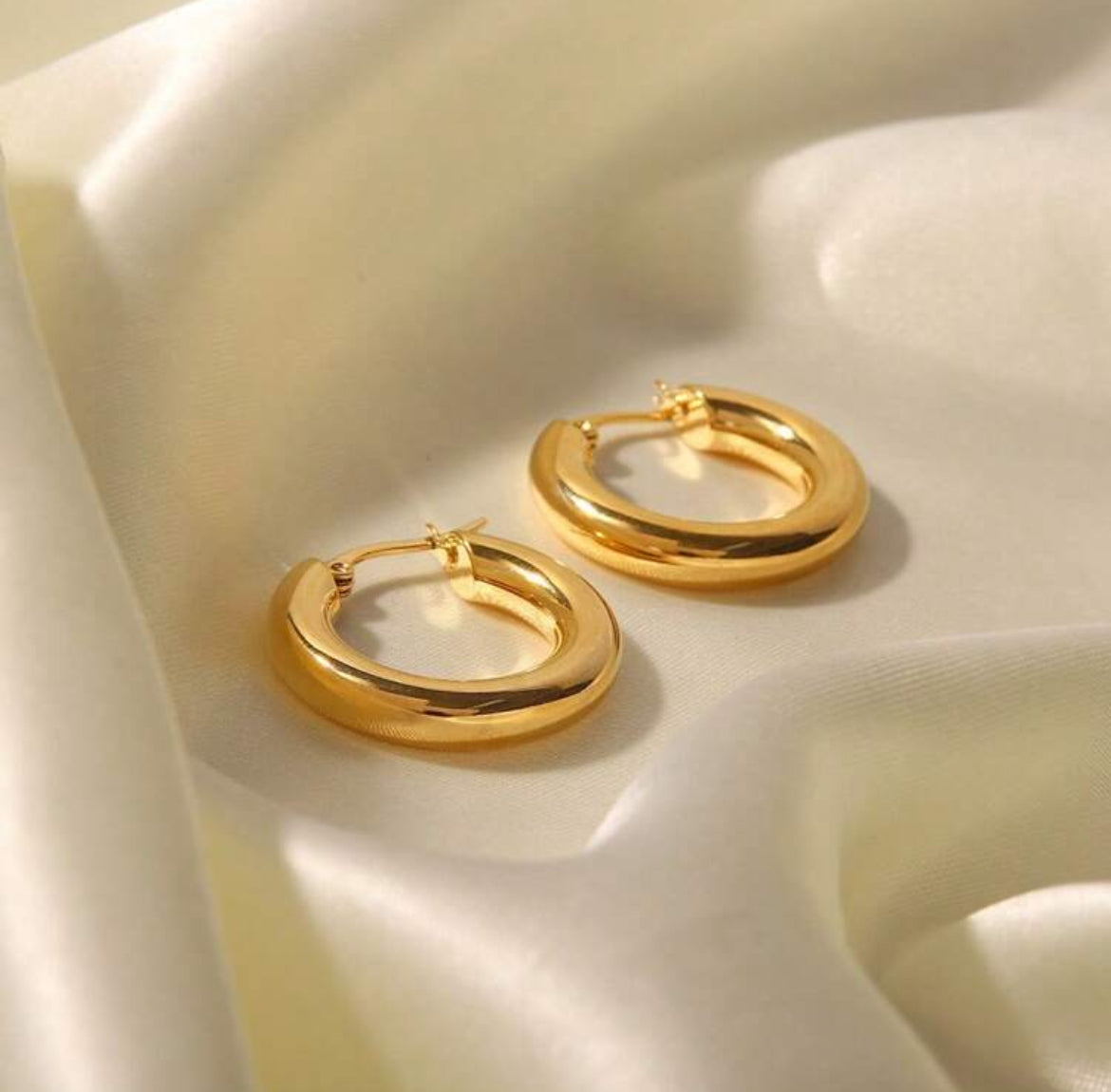 Creative touch earrings