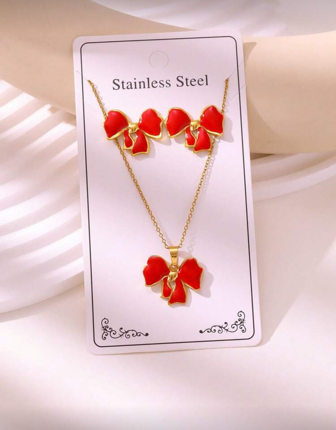 Ribbon Emale Necklace Set