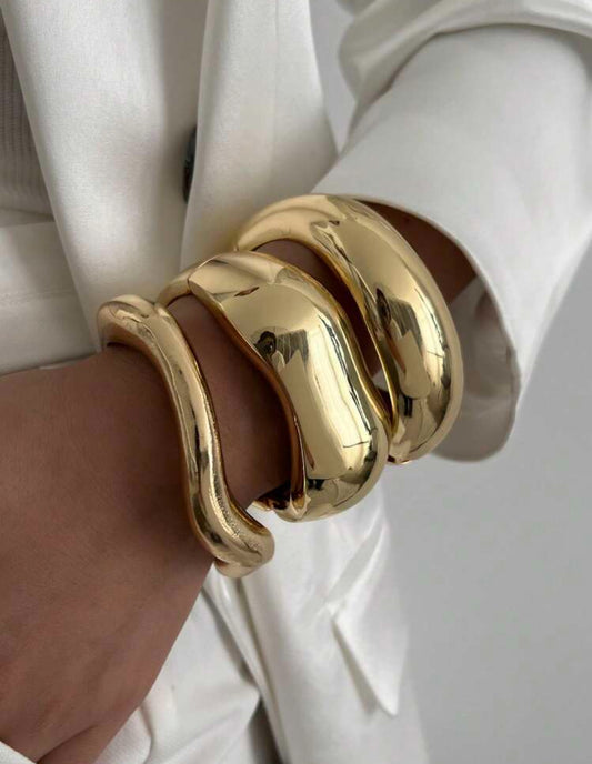 Leci exaggerated bracelet