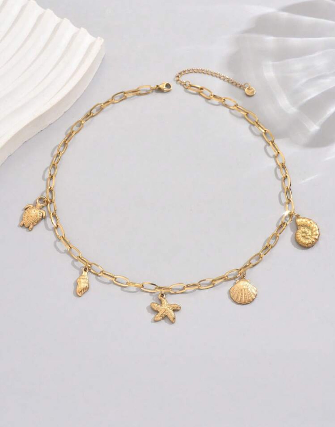 Lilith 18K gold plated necklace