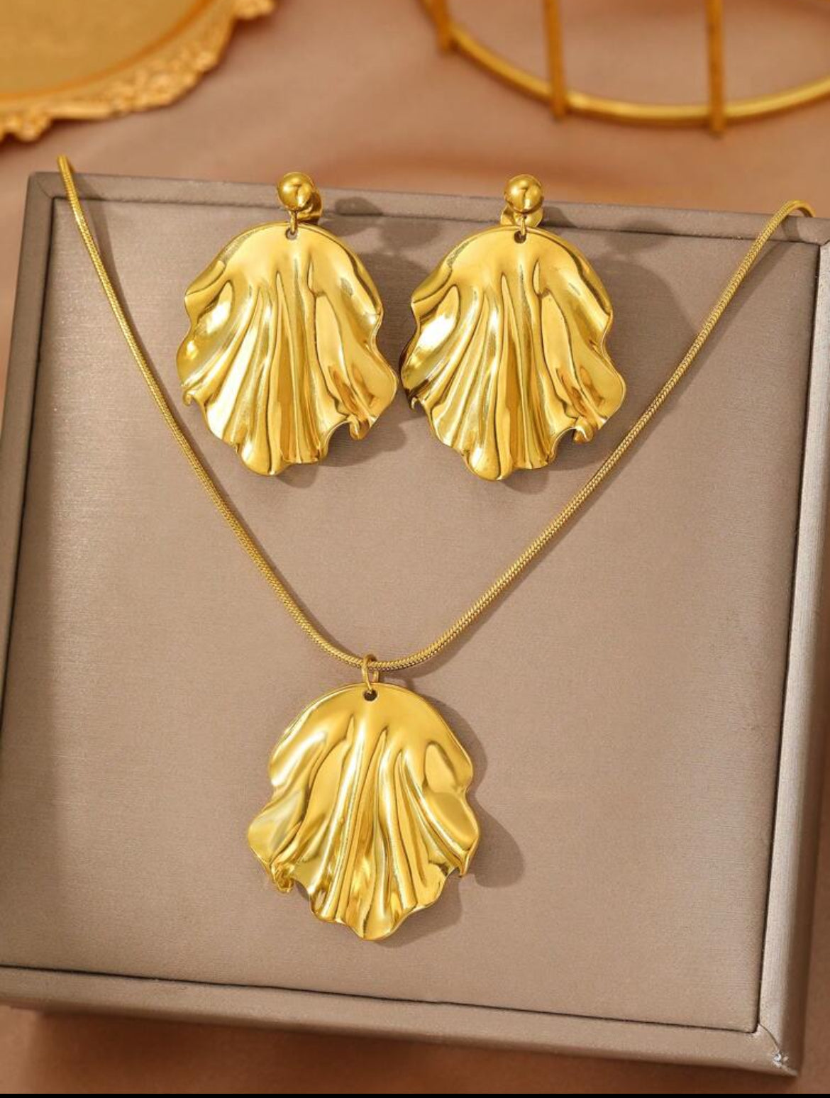 Aomo stainless steel necklace & earrings set