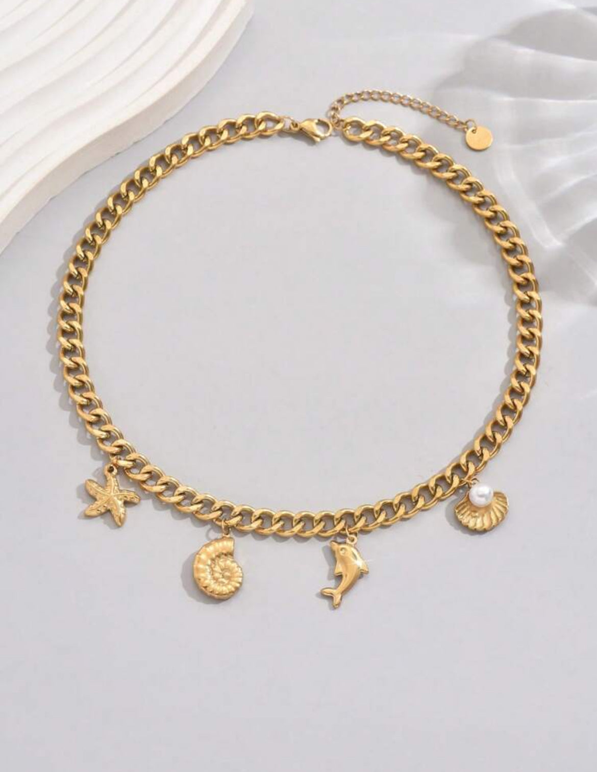 Lilith 18K gold plated necklace