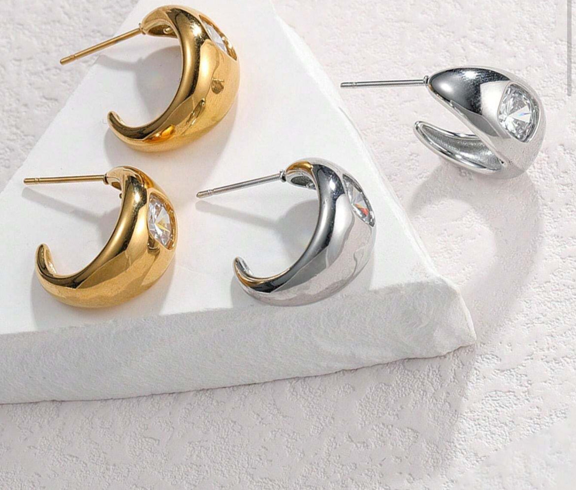 Minimalistic gold plated earrings