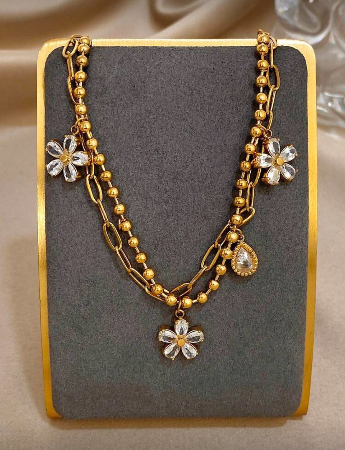 Golden petals 18K gold bracelet