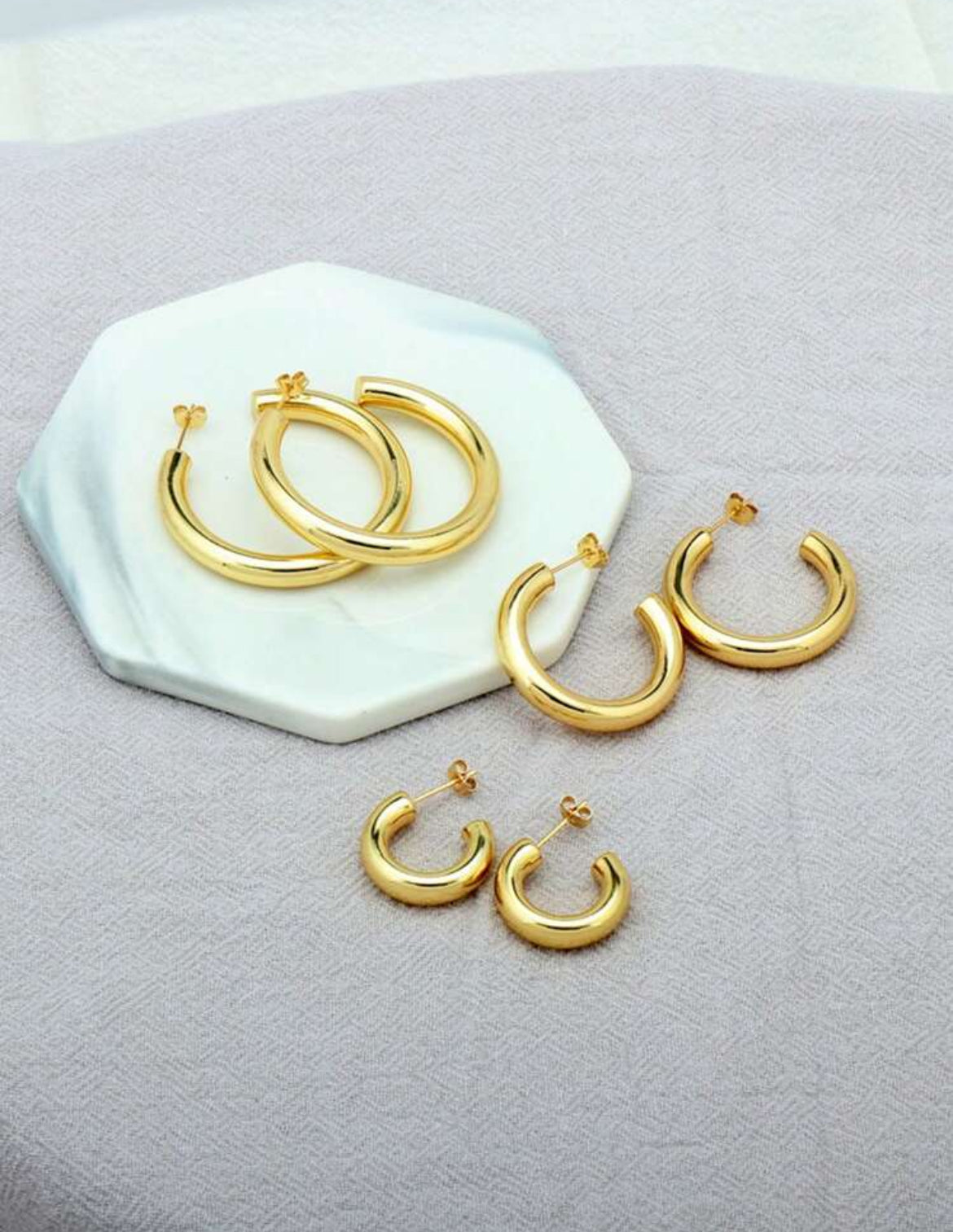 Monica gold earrings set