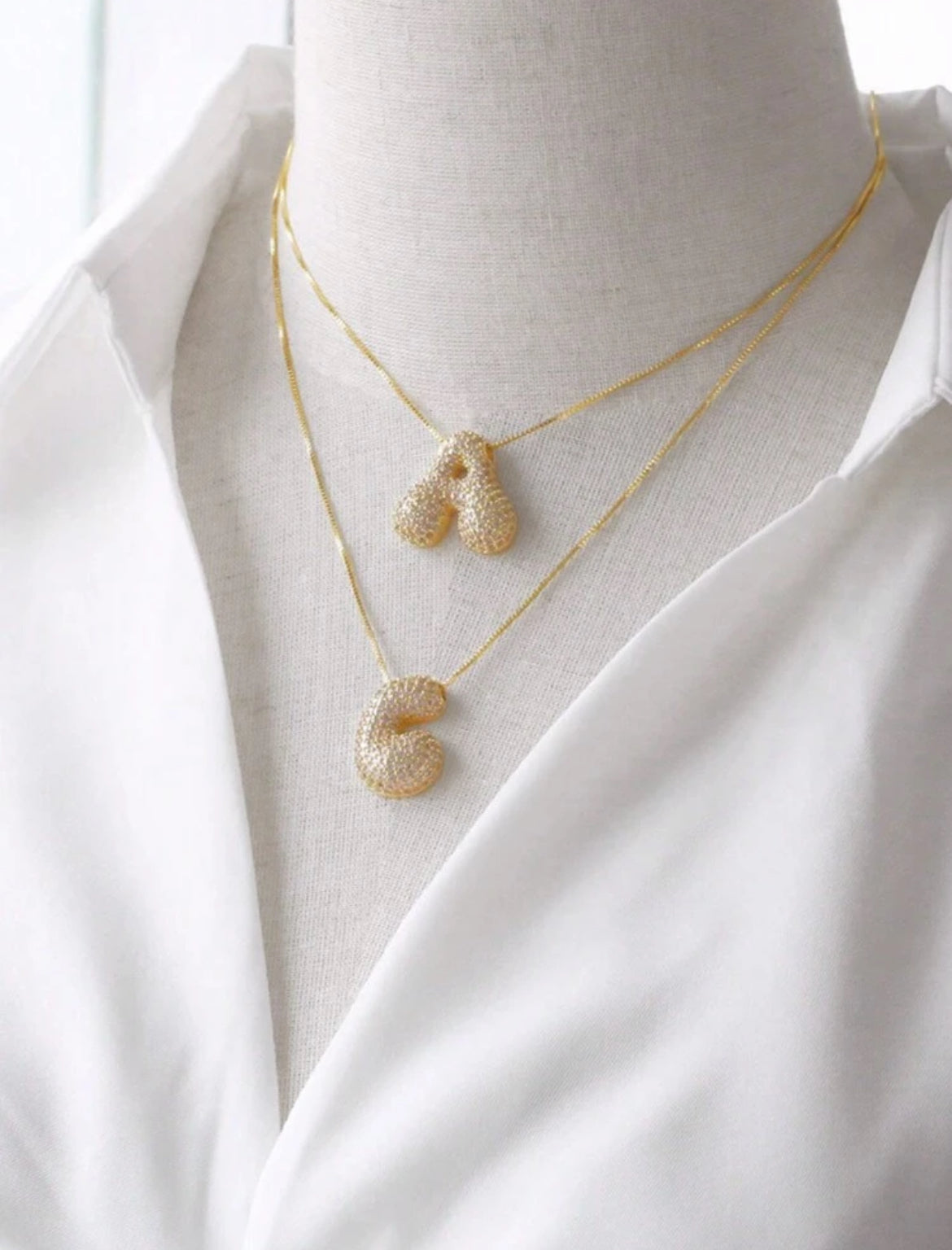 Plump 3D initial necklace