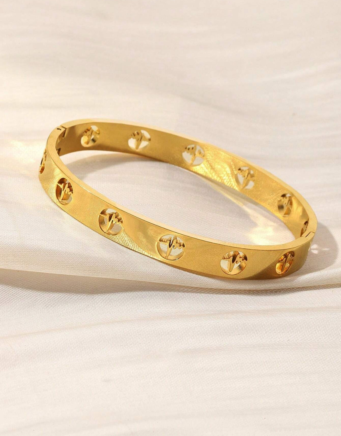18K Wave gold plated bracelet