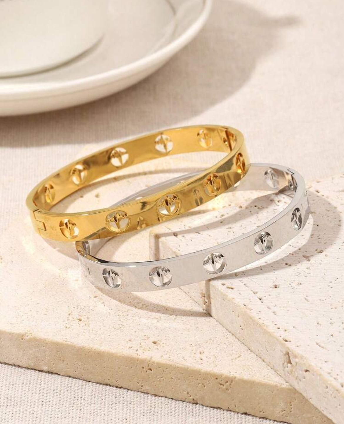 18K Wave gold plated bracelet